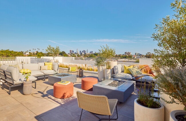 636 N. Juanita Ave, Los Angeles, CA 90004