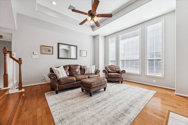 Photo - 1802 Stacy Falls