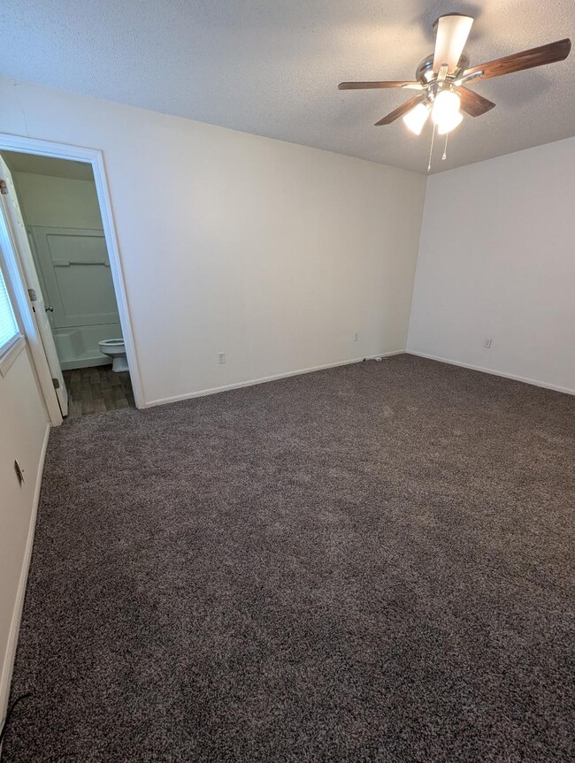 Photo - 6601 NW 70th St