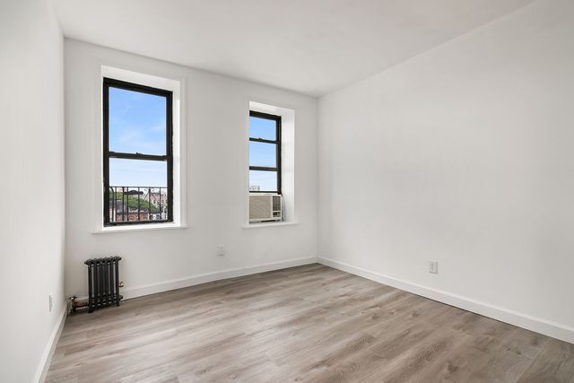 Photo - 256 S 4th St