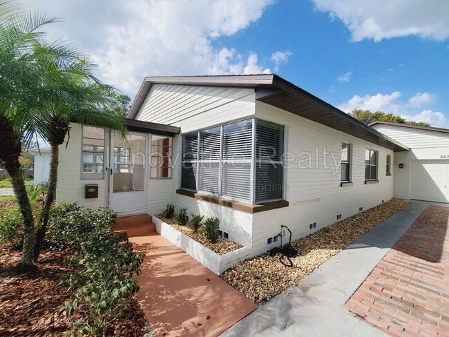 843 Canovia Ave