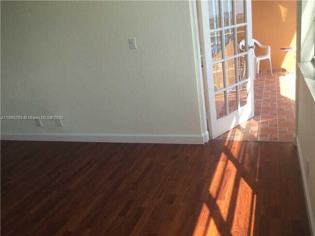 Photo - 2025 NE 164th St Unidad 901 Rental