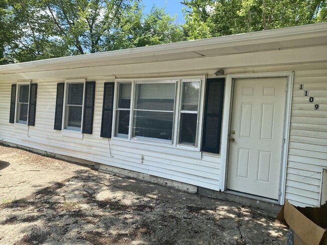 Photo - 1109 Pine St Townhome