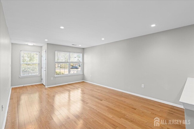 Photo - 302 Wellington Park Dr