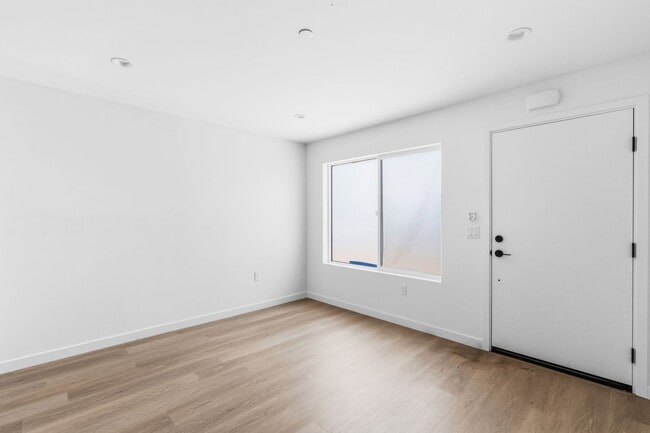 Photo - 6640 Valjean Ct Unit 1