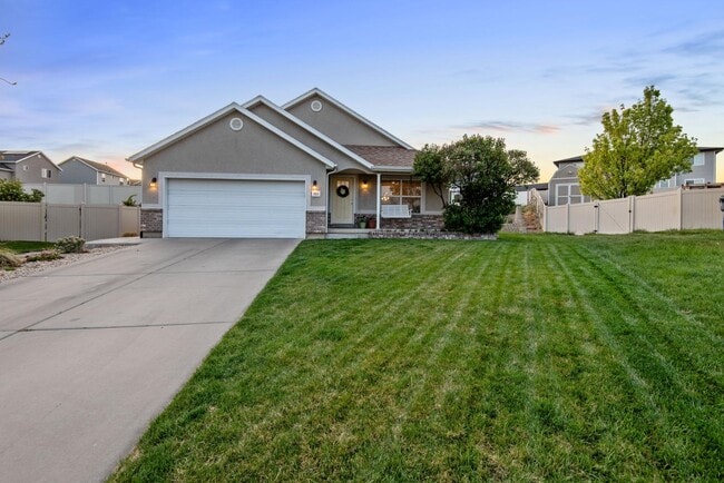 Building Photo - 2521 Apricot Pl