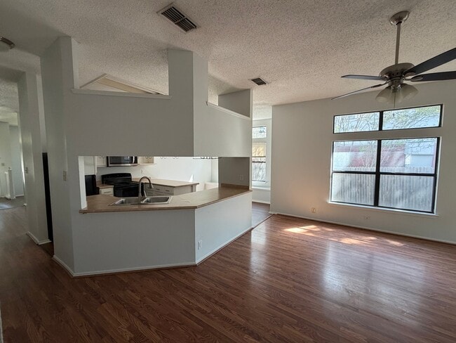 8023 Dove Trail Dr