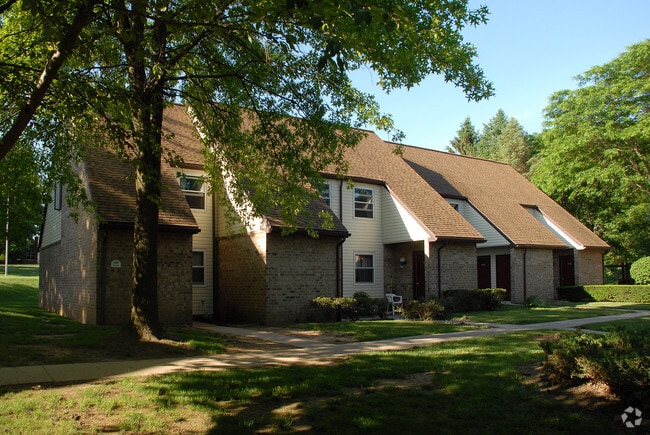 Pine Ridge Estates - Pine Ridge Estates Apartments