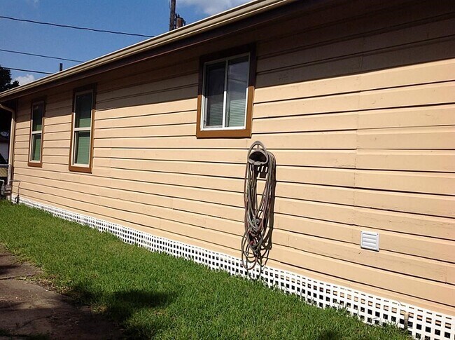 Photo - 3554 Mt Pleasant St