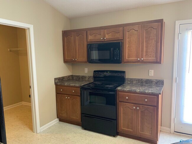 Photo - 104 Dartford Dr