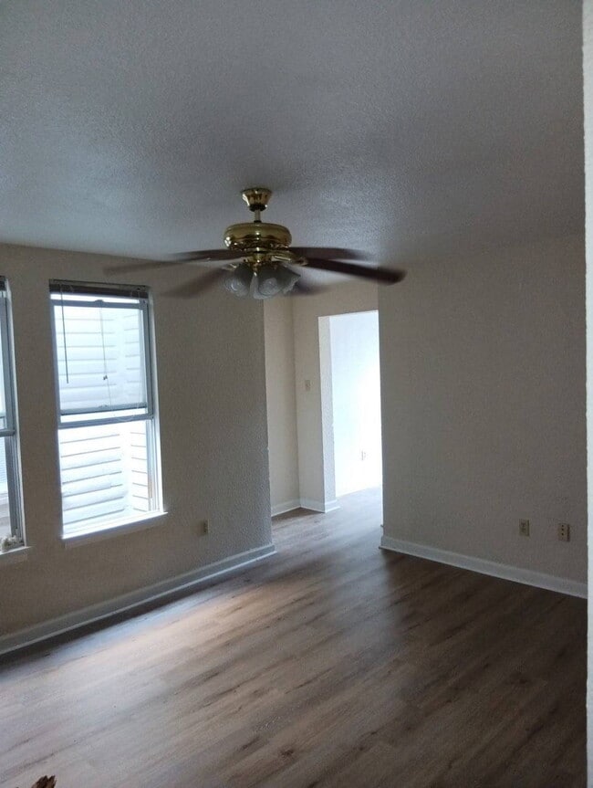 Photo - Three Bedrooms, One Bath in West Homestead Unit 4B
