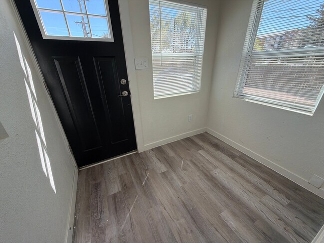 Photo - 817 1st St Unidad A