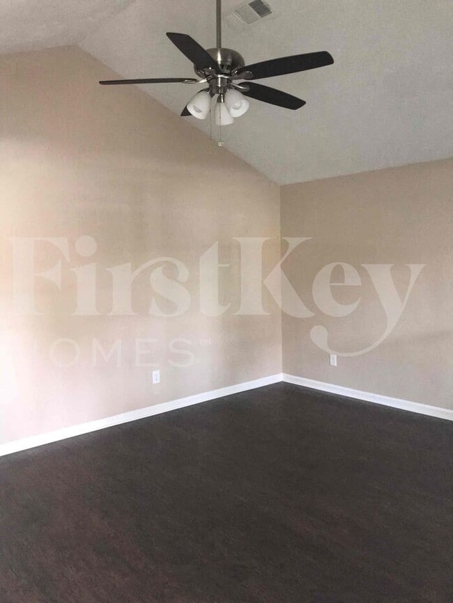 Photo - 2904 Cheney St