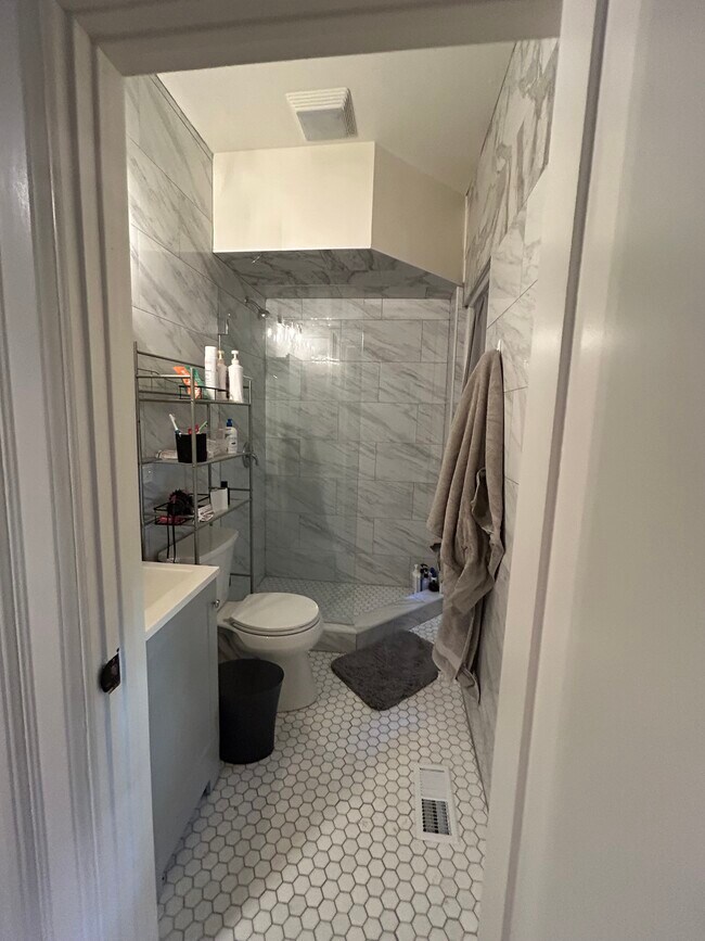 Photo - 1906 Orrington Ave Unidad 1