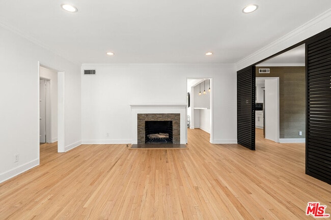 Photo - 3976 Goodland Ave