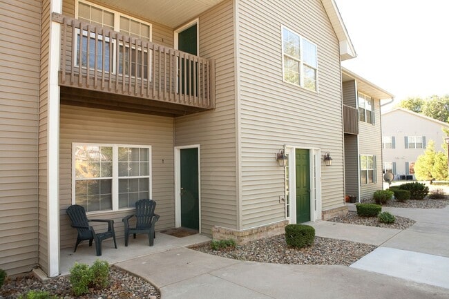 Photo - Covington Court Apartments