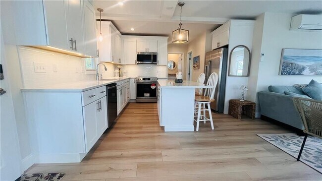 115 Wellington Ave Unit 1