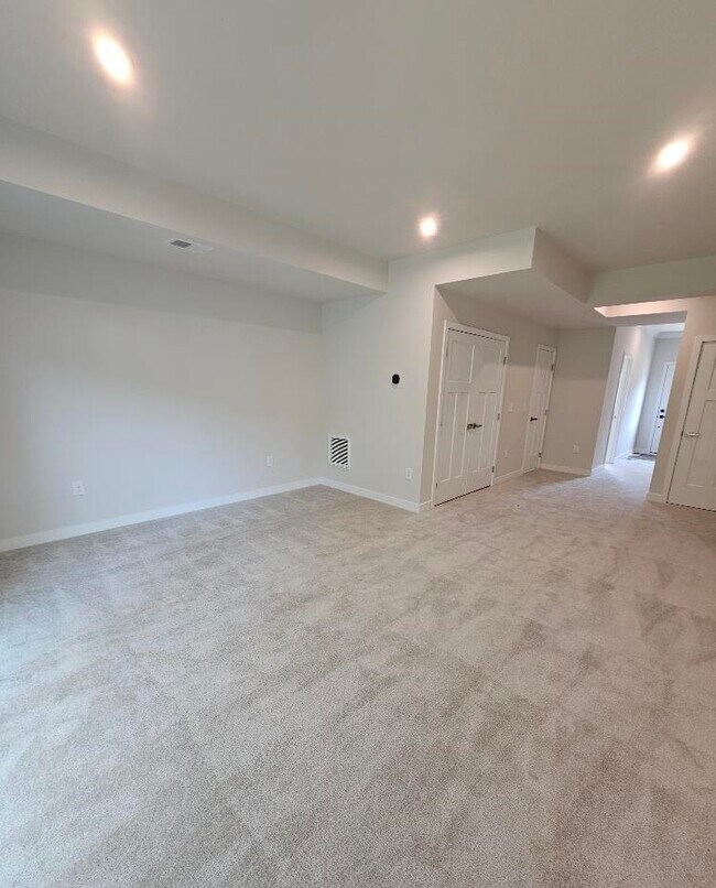 303 Golan Cir