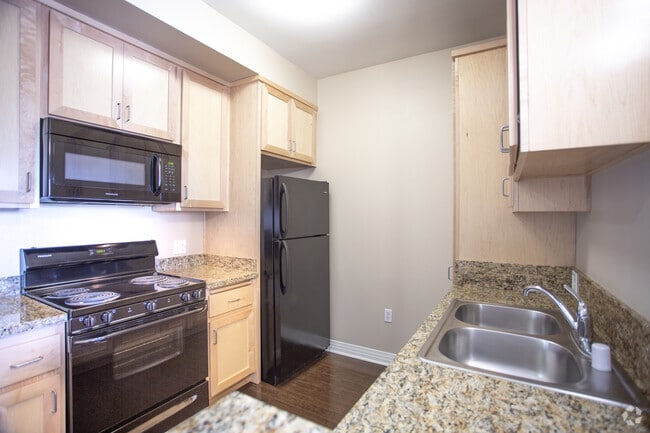 1BR, 1BA-659 SF