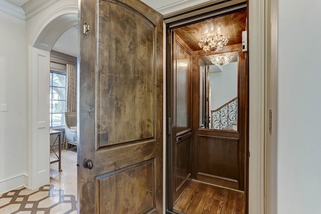 Photo - 3749 Olympia Dr