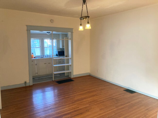 Photo - 328 W 15th St