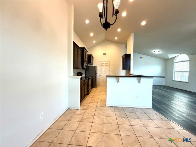 Building Photo - 500 Obsidian Ln