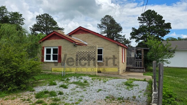 Building Photo - 3 bed, 2 bath home in Jonesboro