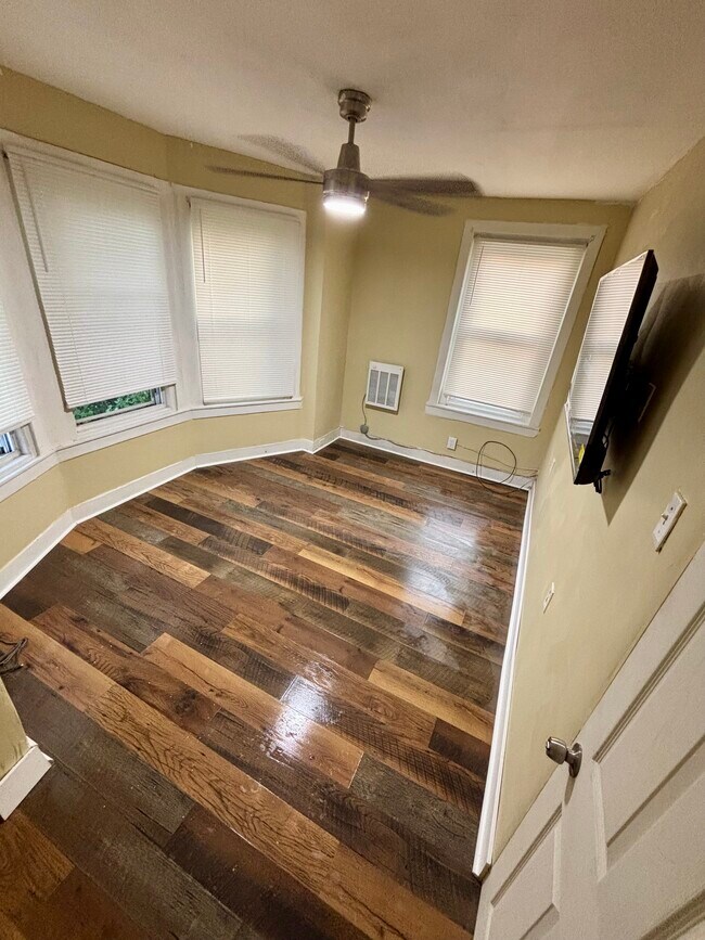 Photo - 1514 W Champlost Ave Unidad 2nd Floor Rear
