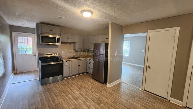 Photo - 305 Banberry Dr SE