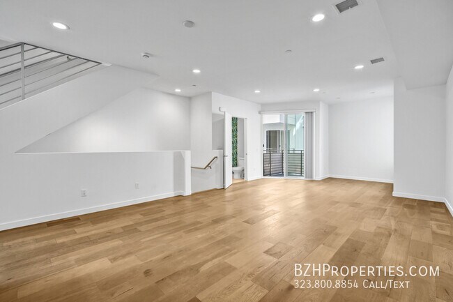 Photo - 1240 Gordon St