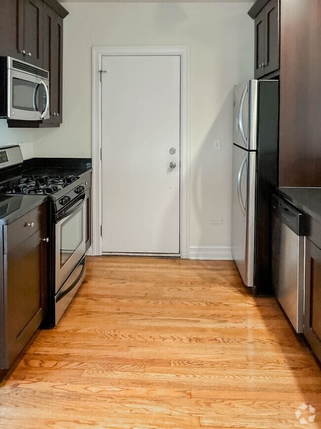 Building Photo - 3810 N Sheffield Ave Rental