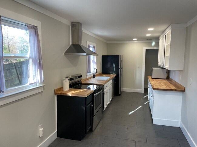 Photo - Five Points Home on a Hill