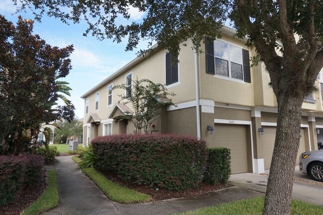 Building Photo - Excellent & Spacious 2/2 with 1 Car Garage... Rental