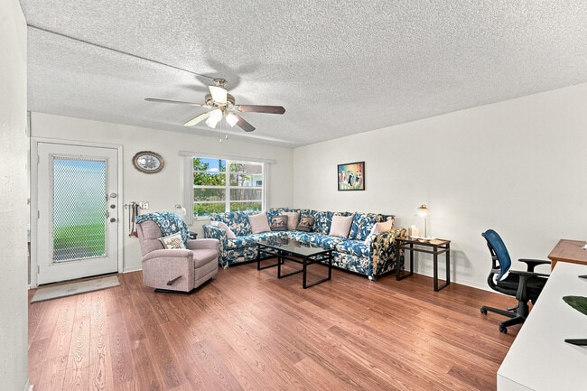 Photo - 246 Normandy Ln Unit F