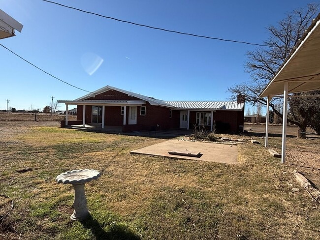 Building Photo - Spacious 2 Bedroom on 1 Arce -Texico Schools