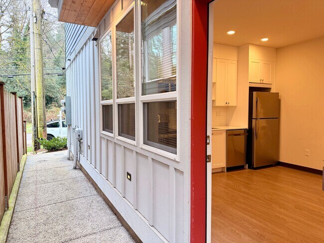 Photo - COOPER THOMAS 2613 DUPLEX Unit B