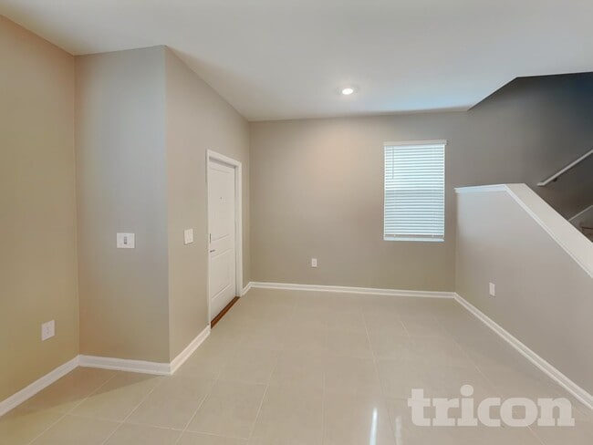 Photo - 722 Abita Aly