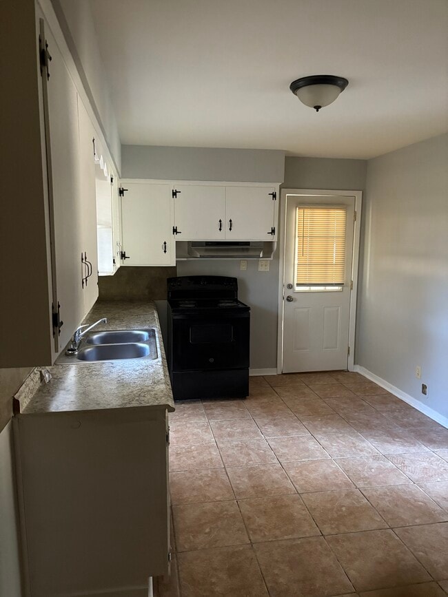 Photo - 3648 Thomas Ave