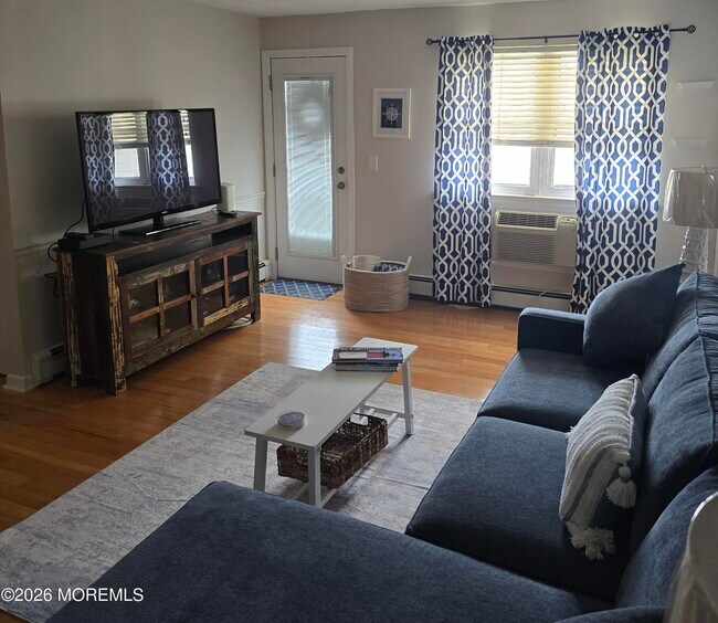 Photo - 109 Wharfside Dr