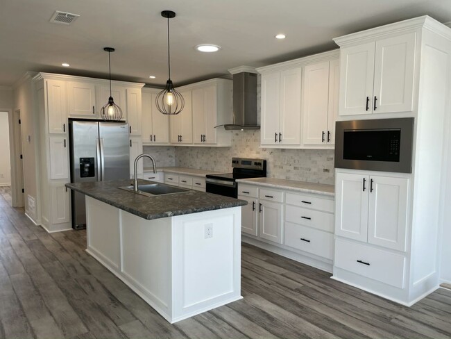 Building Photo - 34815 Silver King Dr Rental