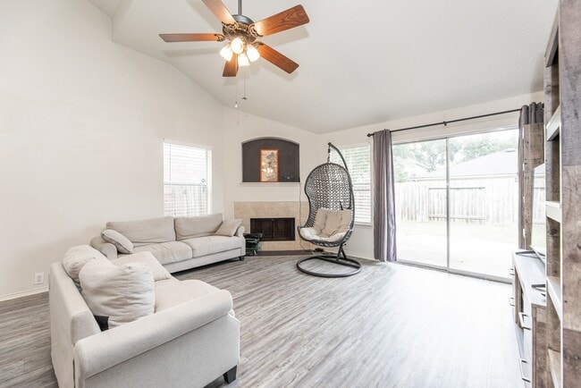 Photo - 6815 Lauderwick Ct