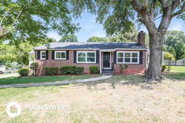 Building Photo - 331 Skyview Dr