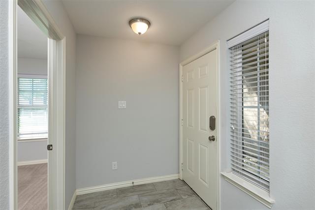 Photo - 831 Summercreek Dr