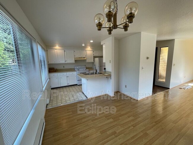 Photo - 17319 Stone Ct N Unit Apt A