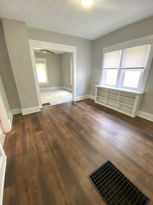 Photo - 125 Allen St