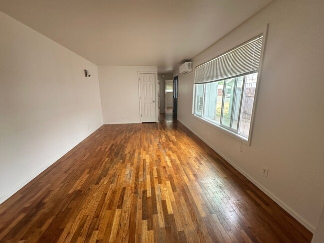 Photo - 1561 NW Highland Dr