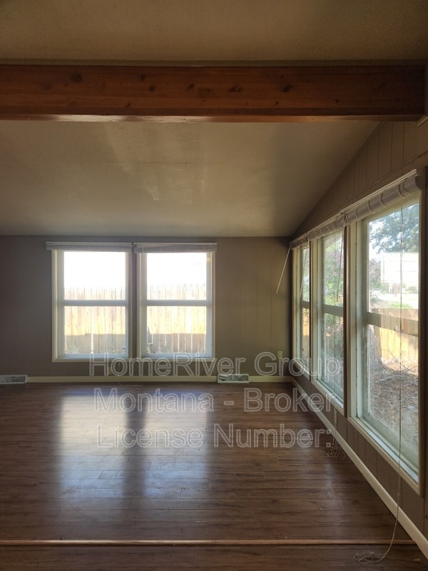 Photo - 1809 Defoe St