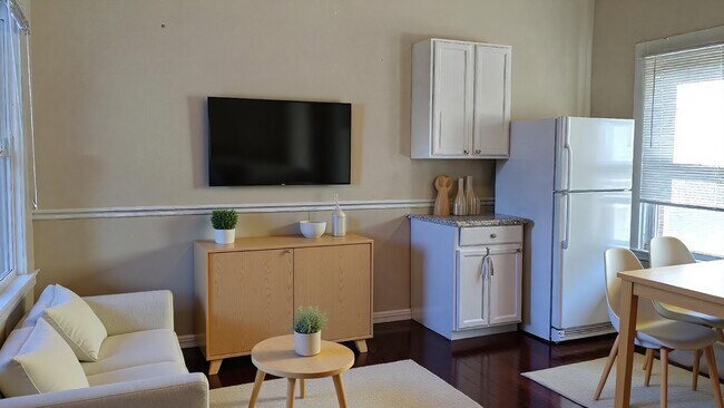 Photo - 195 Green St Unit 3