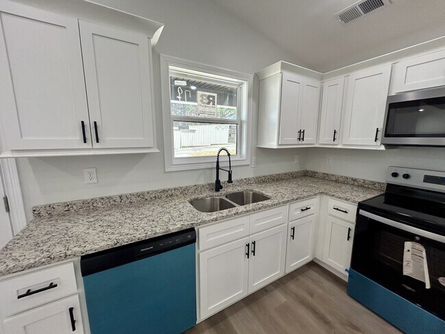 Photo - 79 Bluegrass Rd