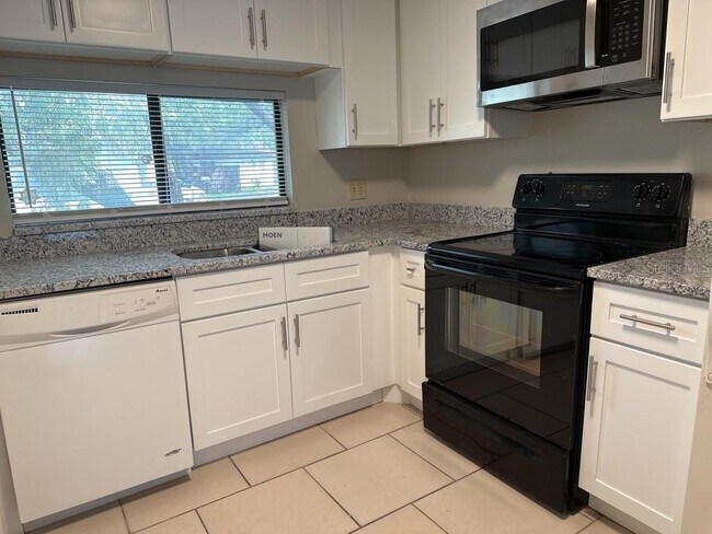 Photo - 11411 Midfield Way